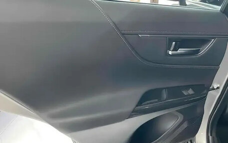 Toyota Venza, 2022 год, 3 100 000 рублей, 10 фотография