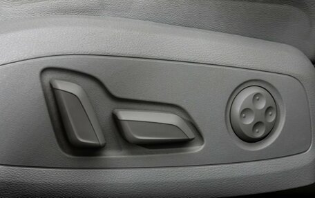 Audi A4, 2017 год, 1 999 000 рублей, 26 фотография