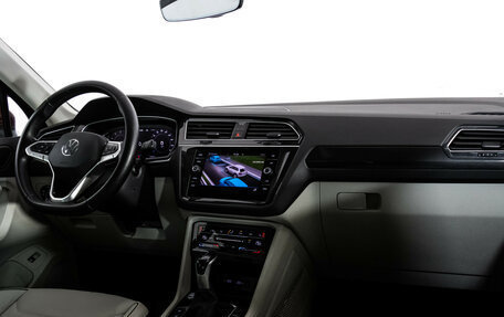 Volkswagen Tiguan II, 2020 год, 3 349 000 рублей, 9 фотография