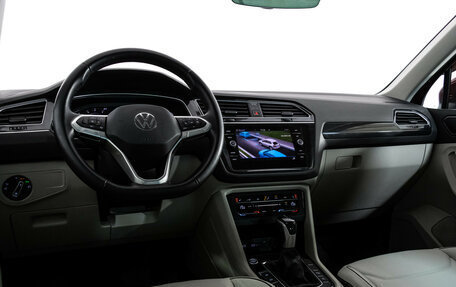 Volkswagen Tiguan II, 2020 год, 3 349 000 рублей, 11 фотография