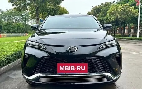 Toyota Venza, 2022 год, 2 450 000 рублей, 2 фотография