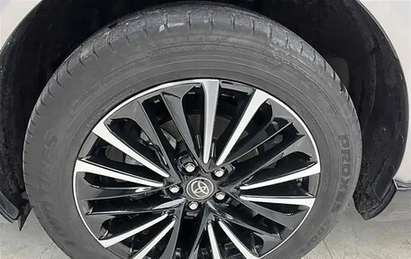 Toyota Venza, 2022 год, 3 650 000 рублей, 16 фотография