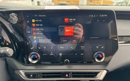 Lexus RX IV рестайлинг, 2024 год, 7 160 000 рублей, 8 фотография