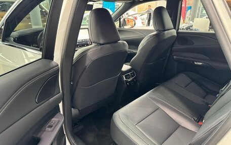 Lexus RX IV рестайлинг, 2024 год, 7 160 000 рублей, 11 фотография