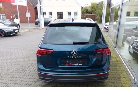 Volkswagen Tiguan II, 2021 год, 2 730 000 рублей, 5 фотография
