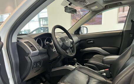 Mitsubishi Outlander III рестайлинг 3, 2011 год, 1 390 000 рублей, 12 фотография