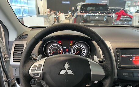 Mitsubishi Outlander III рестайлинг 3, 2011 год, 1 390 000 рублей, 13 фотография