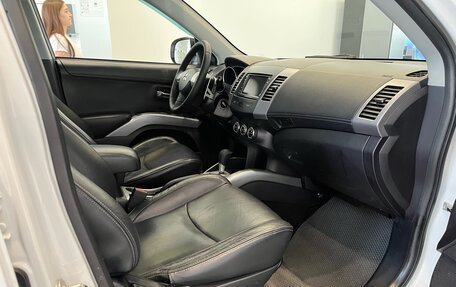 Mitsubishi Outlander III рестайлинг 3, 2011 год, 1 390 000 рублей, 19 фотография