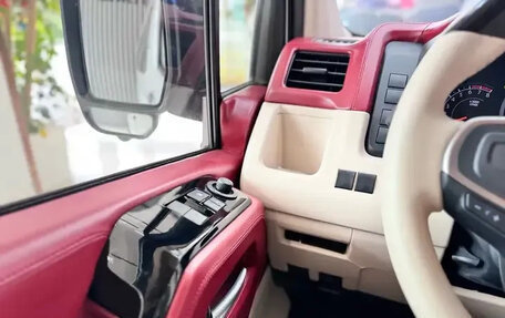 Toyota HiAce H300, 2022 год, 9 450 000 рублей, 12 фотография