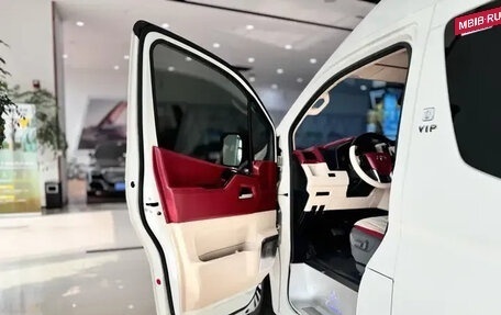 Toyota HiAce H300, 2022 год, 9 450 000 рублей, 14 фотография