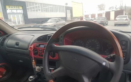 Mitsubishi Mirage VI рестайлинг, 1998 год, 110 000 рублей, 9 фотография