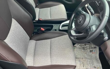 Toyota Yaris Cross, 2021 год, 1 405 000 рублей, 6 фотография