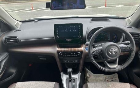 Toyota Yaris Cross, 2021 год, 1 405 000 рублей, 7 фотография