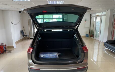 Volkswagen Tiguan II, 2017 год, 2 099 999 рублей, 6 фотография