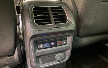 Volkswagen Tiguan II, 2017 год, 2 099 999 рублей, 18 фотография