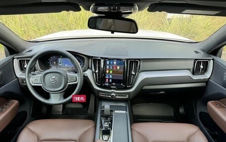 Volvo XC60 II, 2022 год, 2 990 999 рублей, 6 фотография