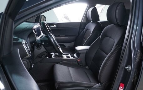 KIA Sportage IV рестайлинг, 2021 год, 2 499 000 рублей, 10 фотография