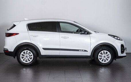 KIA Sportage IV рестайлинг, 2020 год, 2 574 000 рублей, 5 фотография