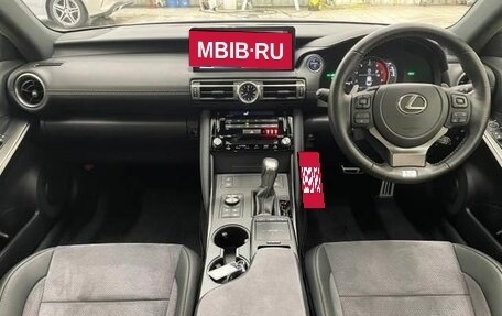 Lexus IS III, 2021 год, 2 890 090 рублей, 11 фотография