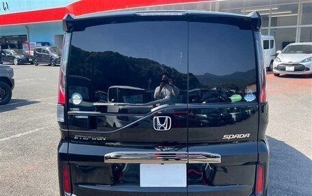 Honda Stepwgn IV, 2022 год, 1 850 000 рублей, 5 фотография