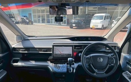 Honda Stepwgn IV, 2022 год, 1 850 000 рублей, 8 фотография