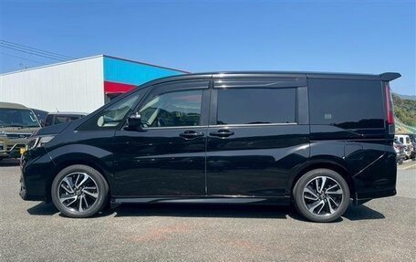 Honda Stepwgn IV, 2022 год, 1 850 000 рублей, 17 фотография