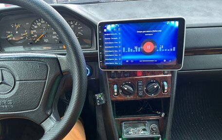 Mercedes-Benz E-Класс, 1994 год, 1 600 000 рублей, 25 фотография