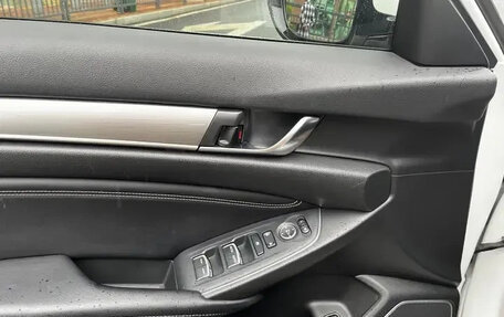 Honda Insight III, 2022 год, 1 810 000 рублей, 18 фотография