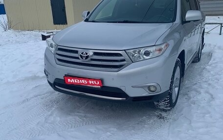 Toyota Highlander III, 2012 год, 2 499 999 рублей, 1 фотография