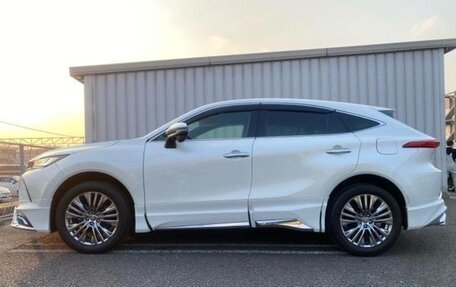 Toyota Harrier, 2021 год, 2 515 000 рублей, 3 фотография