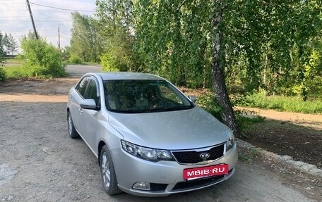 KIA Cerato III, 2010 год, 800 000 рублей, 4 фотография