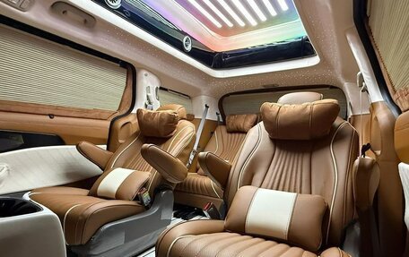 KIA Carnival, 2025 год, 7 800 000 рублей, 12 фотография
