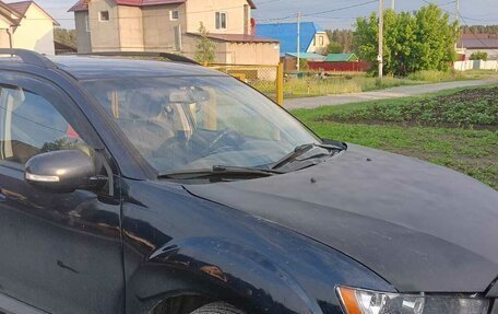 Mitsubishi Outlander III рестайлинг 3, 2011 год, 850 000 рублей, 2 фотография
