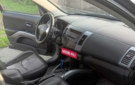Mitsubishi Outlander III рестайлинг 3, 2011 год, 850 000 рублей, 3 фотография