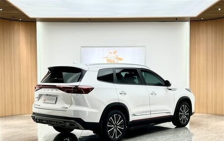 Chery Tiggo 8 Pro, 2022 год, 1 595 000 рублей, 4 фотография