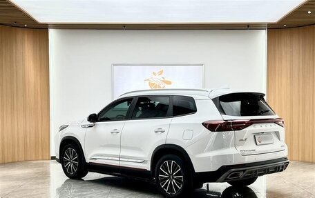 Chery Tiggo 8 Pro, 2022 год, 1 595 000 рублей, 6 фотография