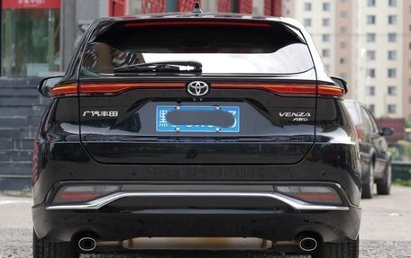 Toyota Venza, 2022 год, 3 800 000 рублей, 5 фотография