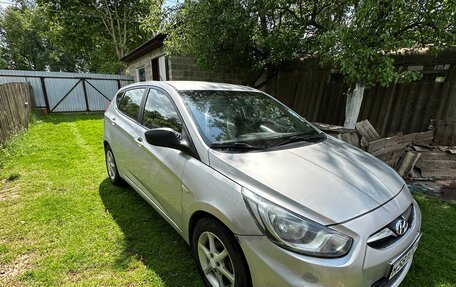 Hyundai Solaris II рестайлинг, 2013 год, 650 000 рублей, 2 фотография
