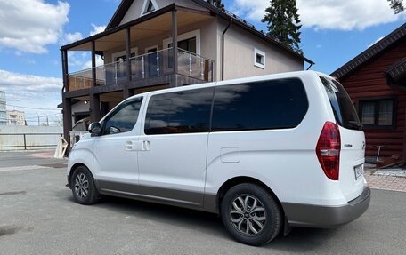 Hyundai H-1 II рестайлинг, 2019 год, 3 650 000 рублей, 3 фотография