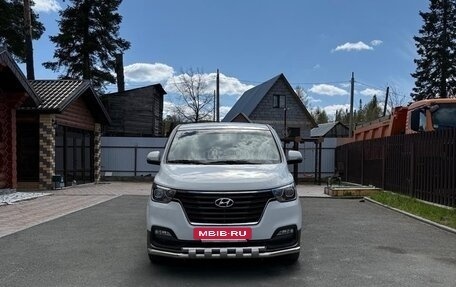 Hyundai H-1 II рестайлинг, 2019 год, 3 650 000 рублей, 8 фотография