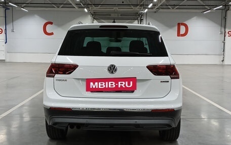 Volkswagen Tiguan II, 2018 год, 2 181 750 рублей, 6 фотография