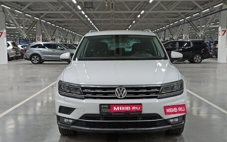 Volkswagen Tiguan II, 2018 год, 2 181 750 рублей, 2 фотография