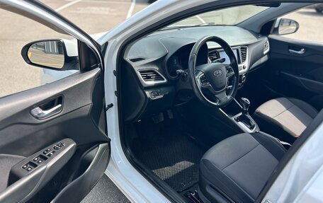 Hyundai Solaris II рестайлинг, 2018 год, 1 385 000 рублей, 11 фотография