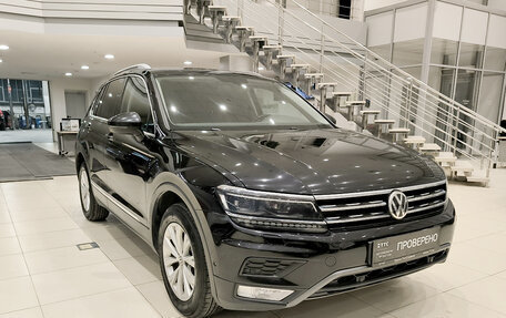 Volkswagen Tiguan II, 2017 год, 2 220 000 рублей, 3 фотография
