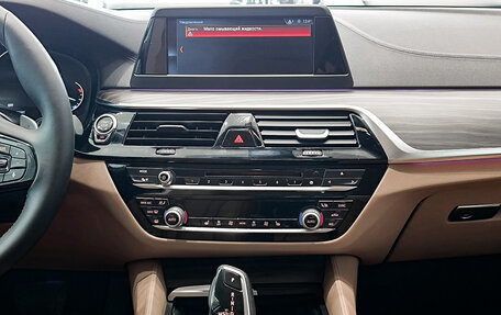 BMW 5 серия, 2018 год, 3 220 000 рублей, 15 фотография
