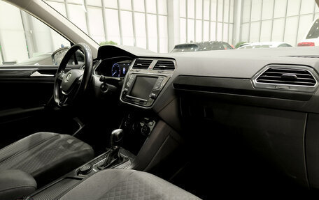 Volkswagen Tiguan II, 2017 год, 2 220 000 рублей, 11 фотография