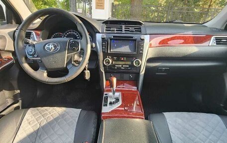 Toyota Camry, 2013 год, 1 450 000 рублей, 10 фотография