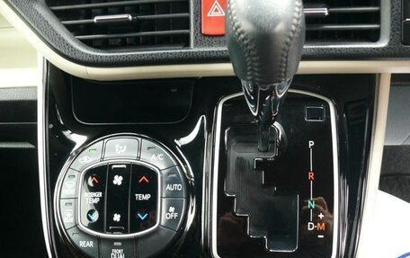 Toyota Noah III, 2021 год, 2 230 000 рублей, 14 фотография