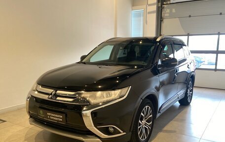 Mitsubishi Outlander III рестайлинг 3, 2015 год, 1 850 000 рублей, 1 фотография