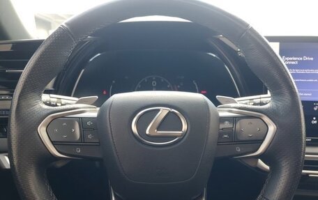 Lexus RX IV рестайлинг, 2022 год, 6 750 000 рублей, 13 фотография